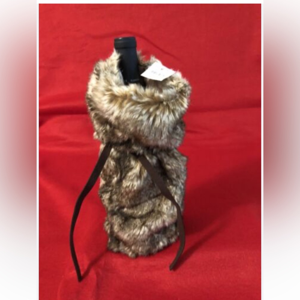 New With Tags Pottery Barn Gray Faux Fur Wine Gift Bag with Suede Like Ties. OS